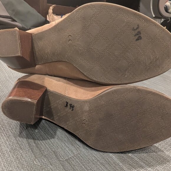 VIONIC suede booties, womens 10 - Picture 5 of 11